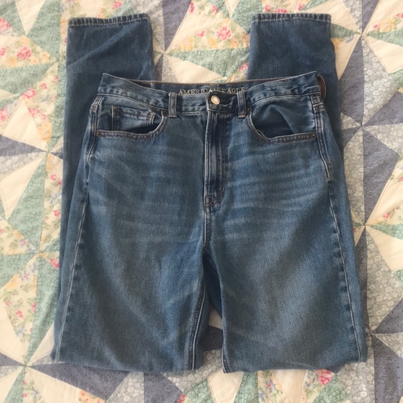 American Eagle Mom jeans!!!! - Picture 1 of 3